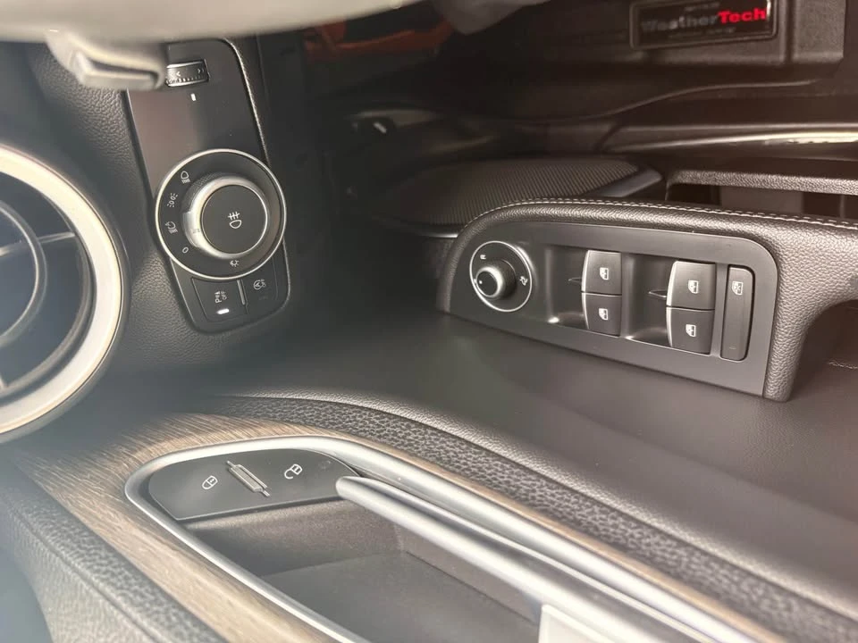 2023 Alfa Romeo Giulia - Image 8 of 10
