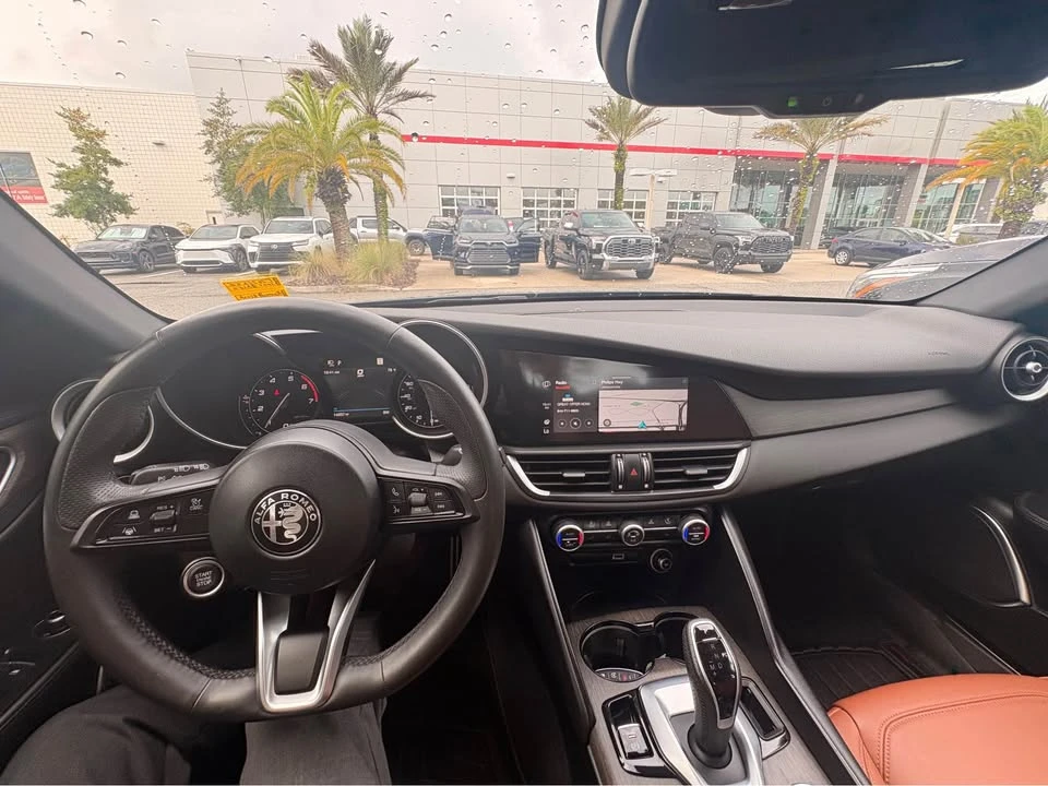 2023 Alfa Romeo Giulia - Image 6 of 10