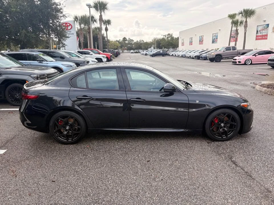 2023 Alfa Romeo Giulia - Image 3 of 10