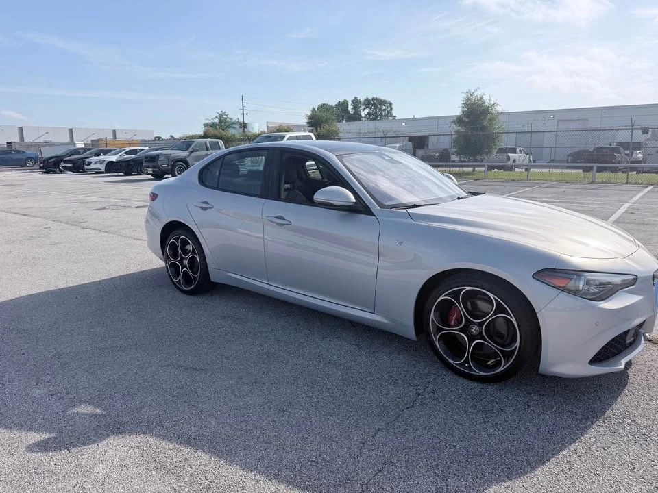 2023 Alfa Romeo Giulia - Image 10 of 19