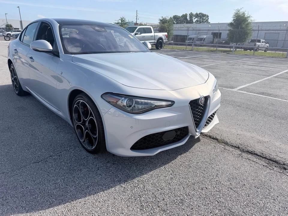 2023 Alfa Romeo Giulia - Image 8 of 19