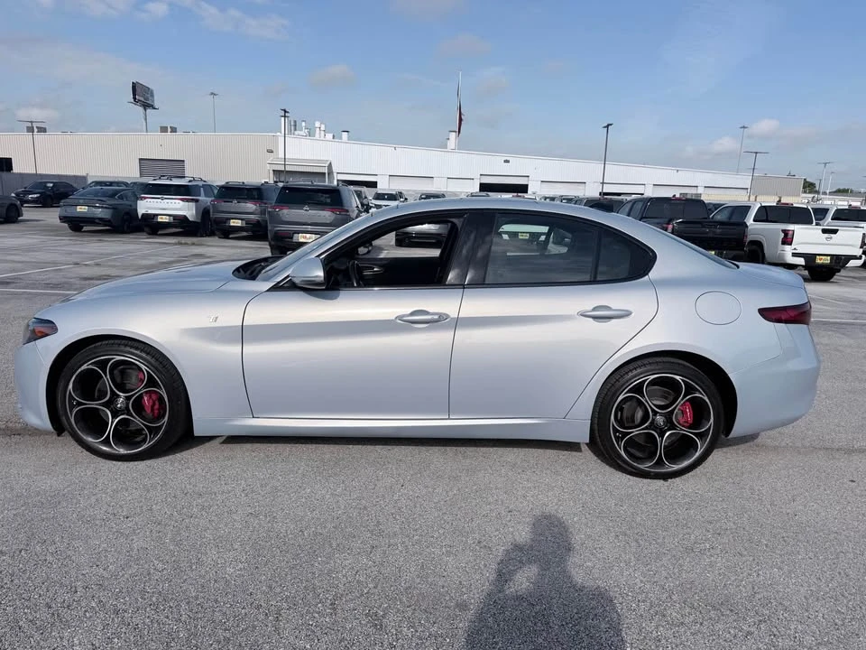 2023 Alfa Romeo Giulia - Image 4 of 19