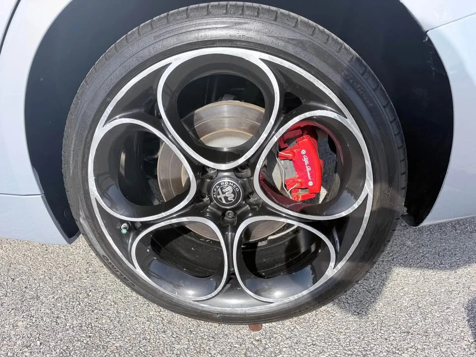 2023 Alfa Romeo Giulia - Image 12 of 19