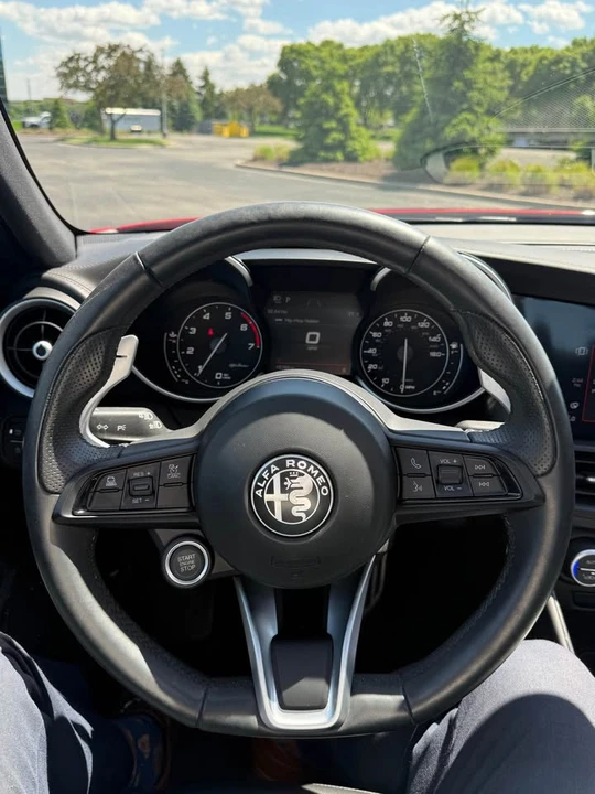 2023 Alfa Romeo Giulia - Image 12 of 15