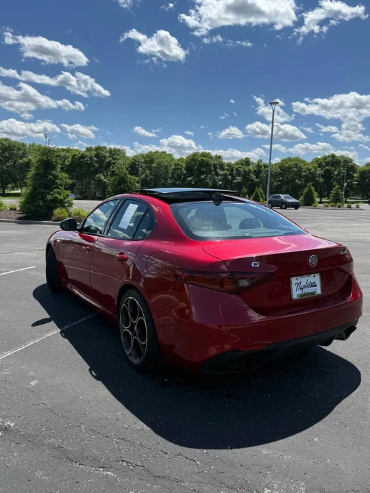 2023 Alfa Romeo Giulia - Image 7 of 15