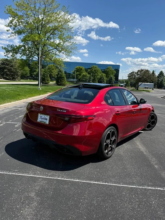 2023 Alfa Romeo Giulia - Image 5 of 15