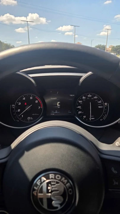 2023 Alfa Romeo Giulia - Image 5 of 6