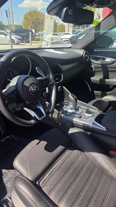 2023 Alfa Romeo Giulia - Image 4 of 6