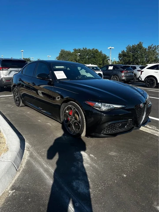 2023 Alfa Romeo Giulia - Image 2 of 3