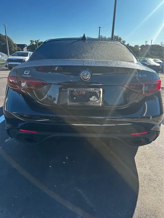 2023 Alfa Romeo Giulia - Image 3 of 3