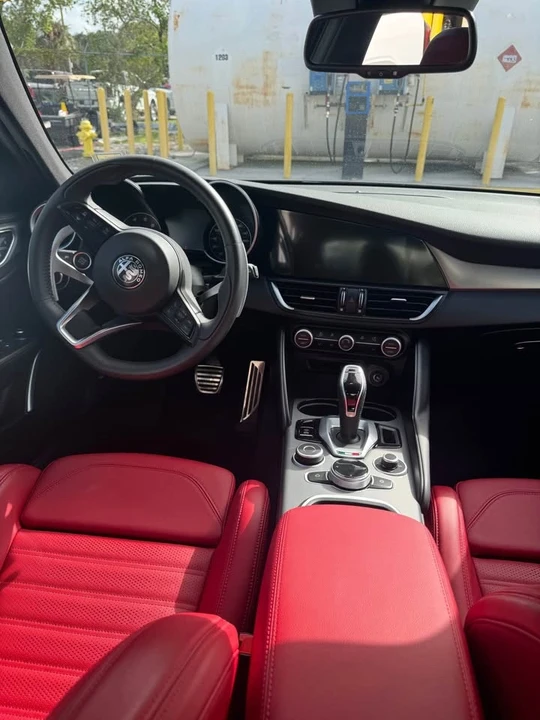 2023 Alfa Romeo Giulia - Image 11 of 12