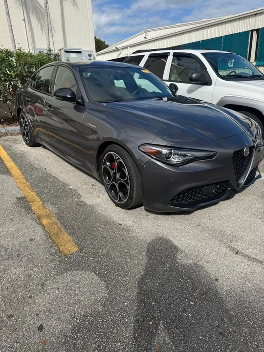2023 Alfa Romeo Giulia - Image 2 of 12