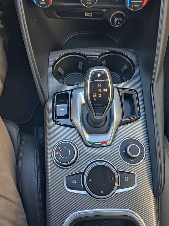 2023 Alfa Romeo Giulia - Image 5 of 11