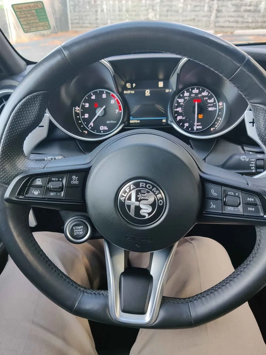 2023 Alfa Romeo Giulia - Image 8 of 11