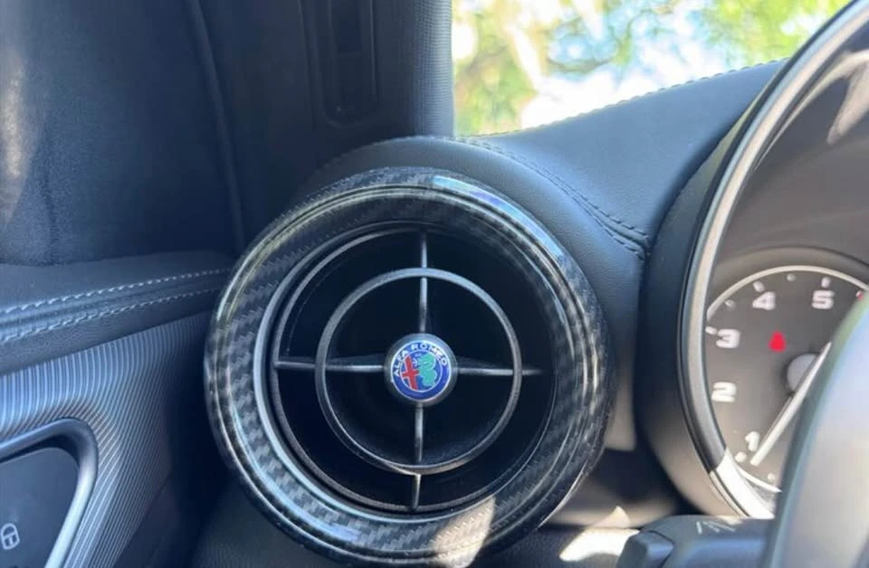 2023 Alfa Romeo Giulia - Image 5 of 16