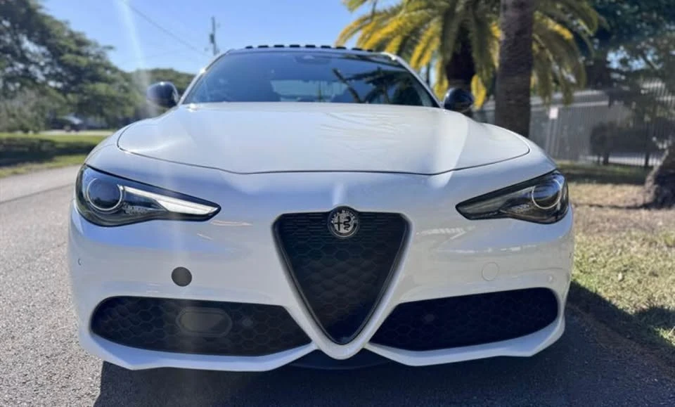 2023 Alfa Romeo Giulia - Image 15 of 16