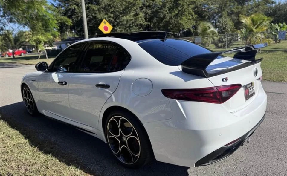 2023 Alfa Romeo Giulia - Image 11 of 16