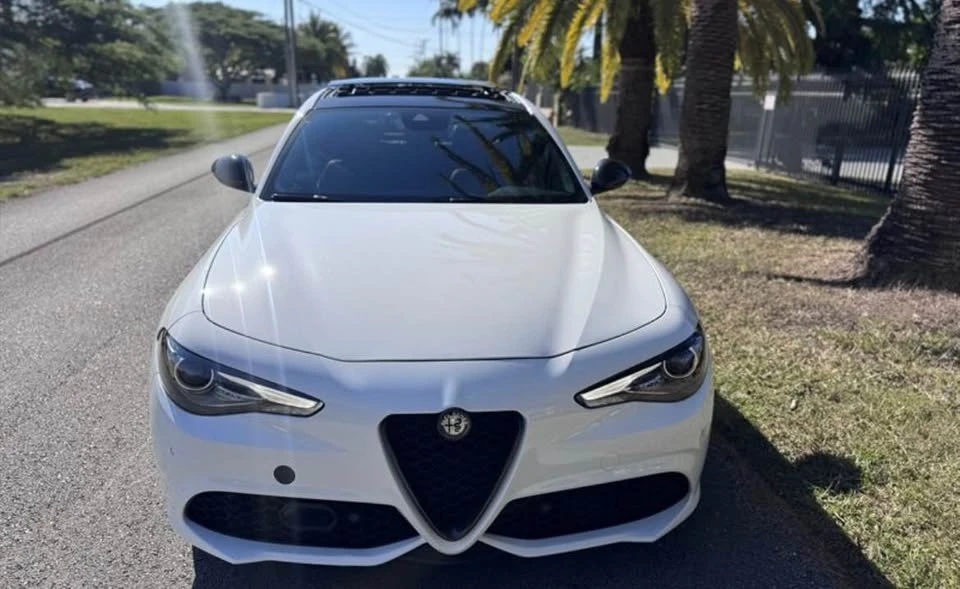 2023 Alfa Romeo Giulia - Image 12 of 16