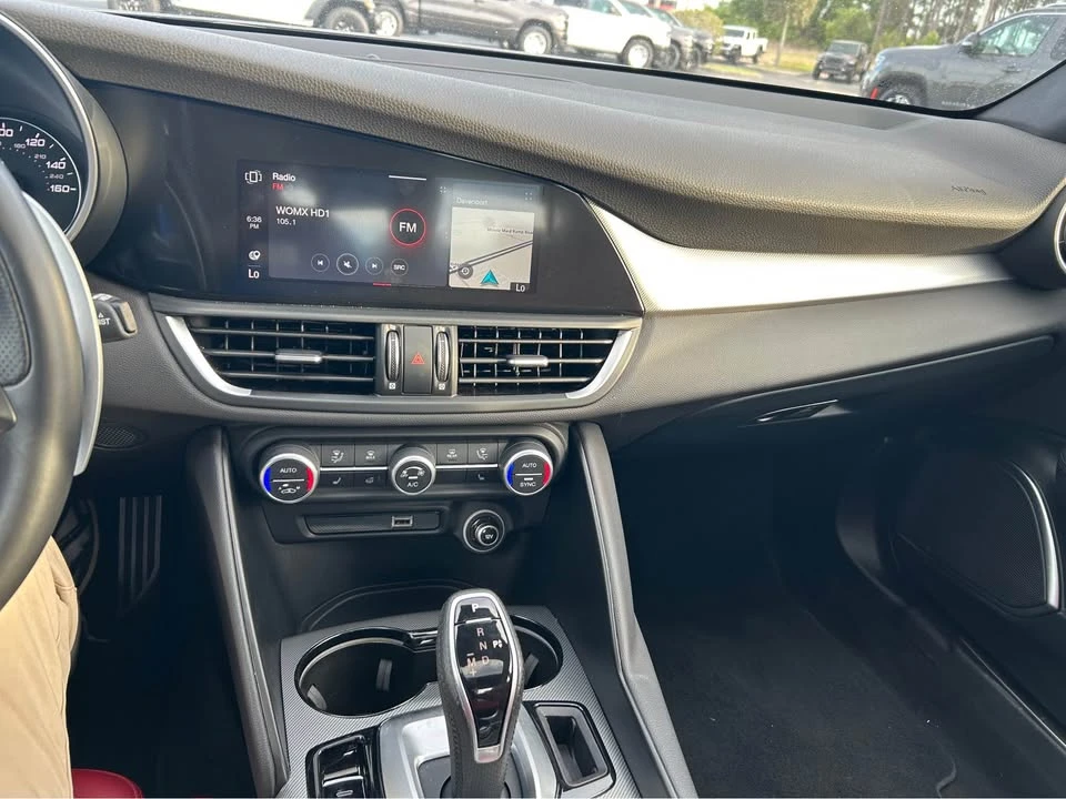 2023 Alfa Romeo Giulia - Image 10 of 15