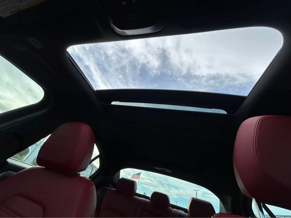 2023 Alfa Romeo Giulia - Image 14 of 15