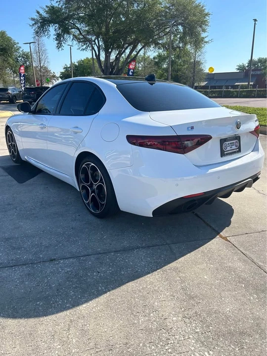 2023 Alfa Romeo Giulia - Image 4 of 12
