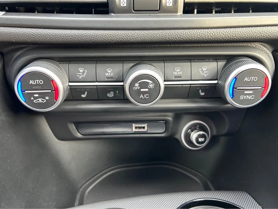 2023 Alfa Romeo Giulia - Image 11 of 15