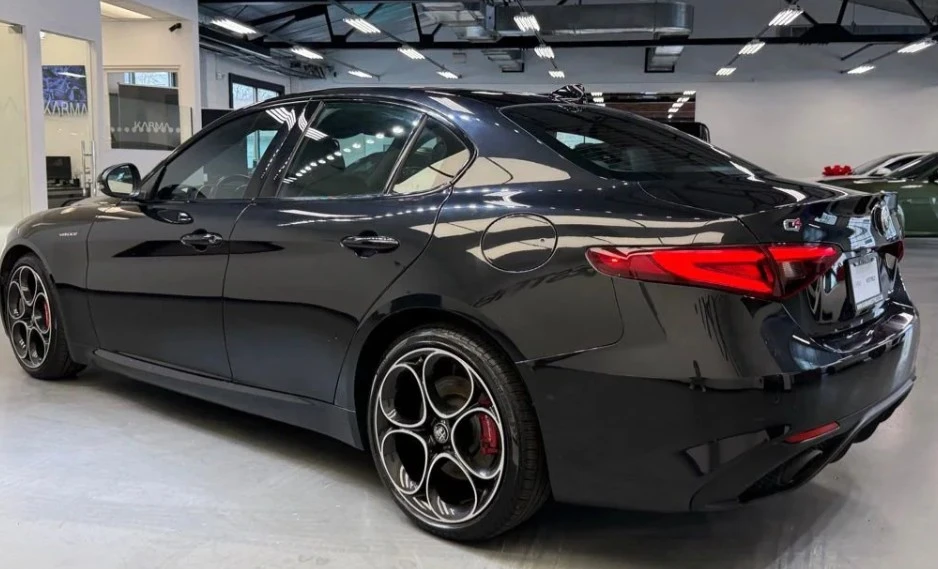 2023 Alfa Romeo Giulia - Image 3 of 5