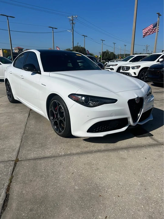 2023 Alfa Romeo Giulia - Image 2 of 12