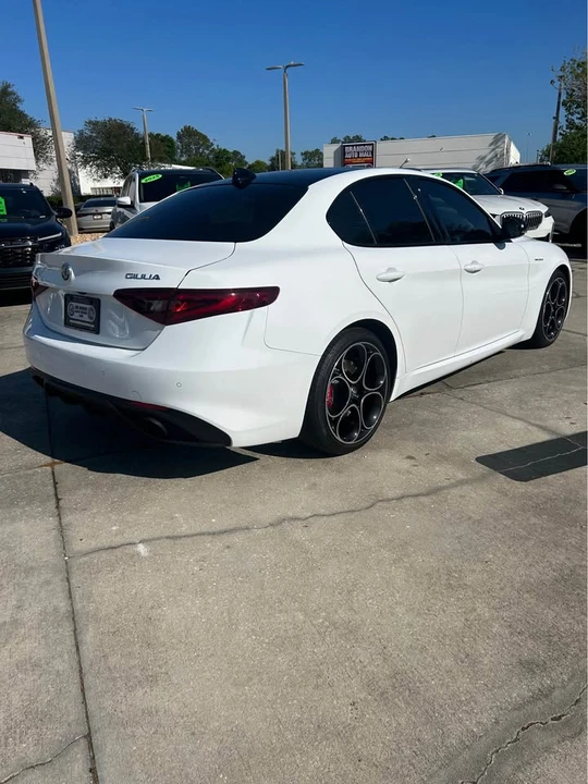 2023 Alfa Romeo Giulia - Image 5 of 12