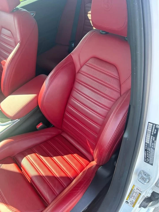 2023 Alfa Romeo Giulia - Image 9 of 12