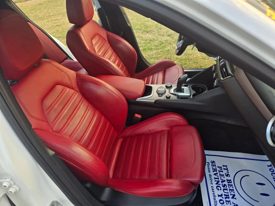 2023 Alfa Romeo Giulia - Image 7 of 20