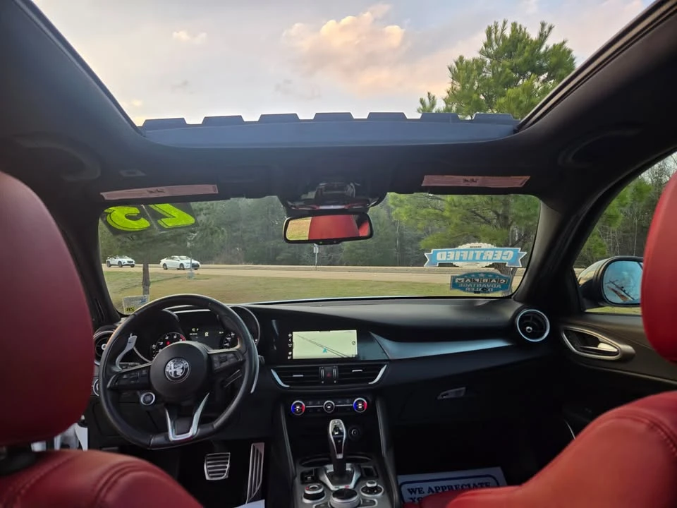 2023 Alfa Romeo Giulia - Image 16 of 20
