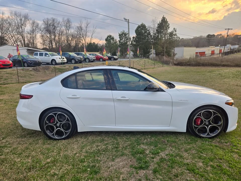 2023 Alfa Romeo Giulia - Image 3 of 20