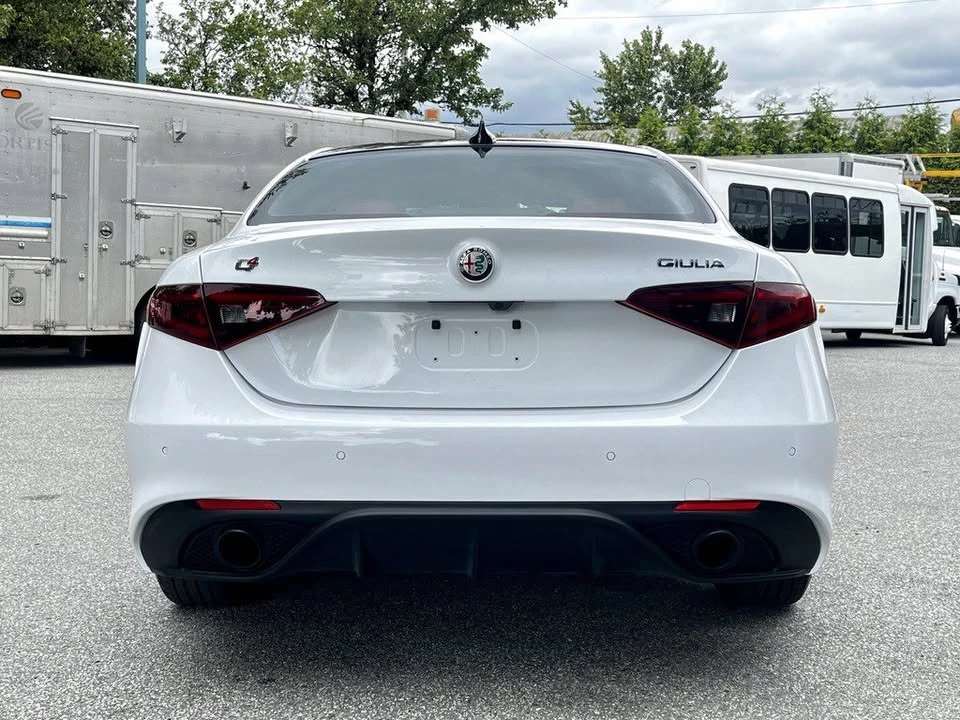 2023 Alfa Romeo Giulia - Image 5 of 20
