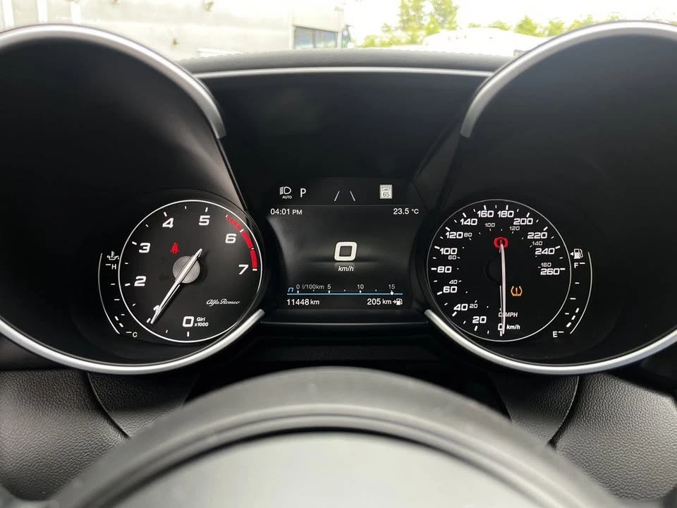 2023 Alfa Romeo Giulia - Image 13 of 19