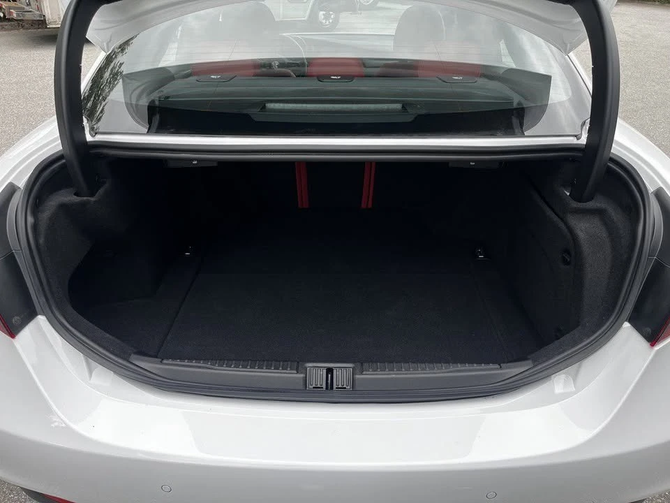 2023 Alfa Romeo Giulia - Image 5 of 19