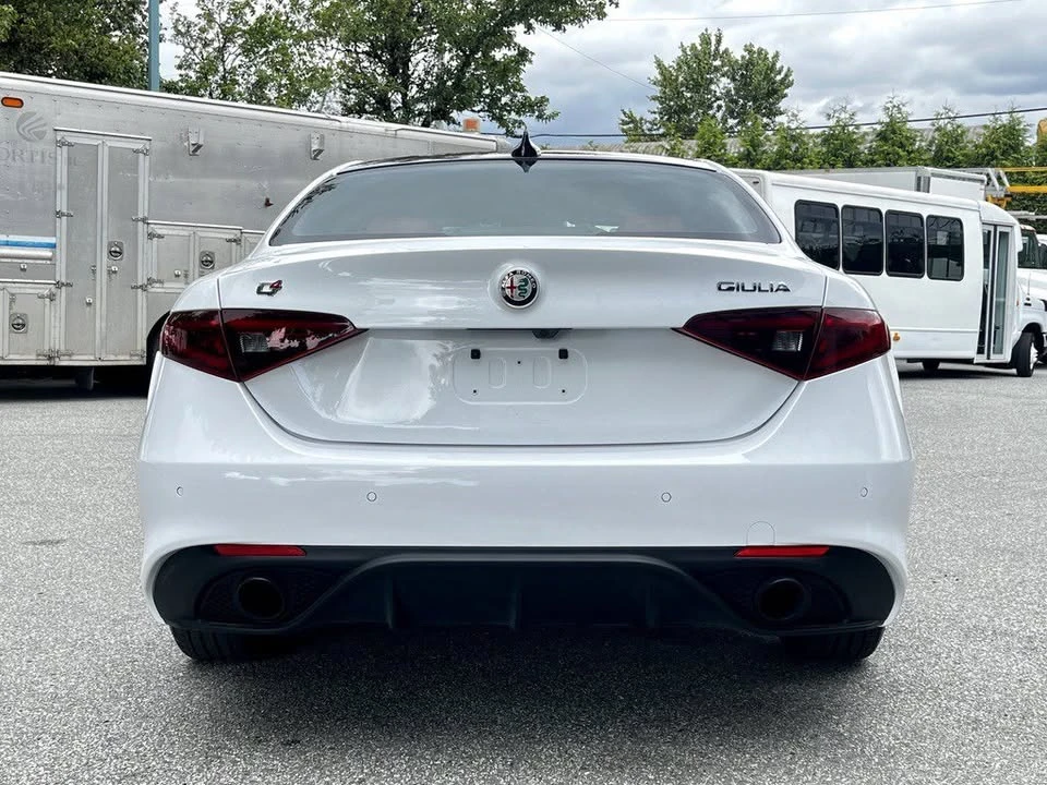 2023 Alfa Romeo Giulia - Image 5 of 20