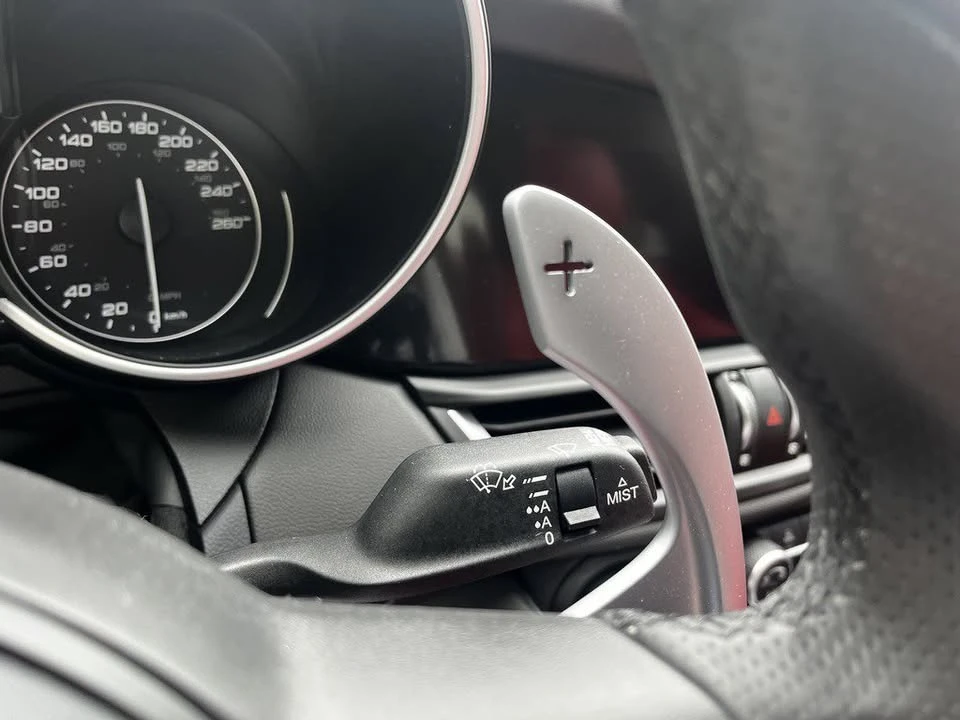 2023 Alfa Romeo Giulia - Image 12 of 20