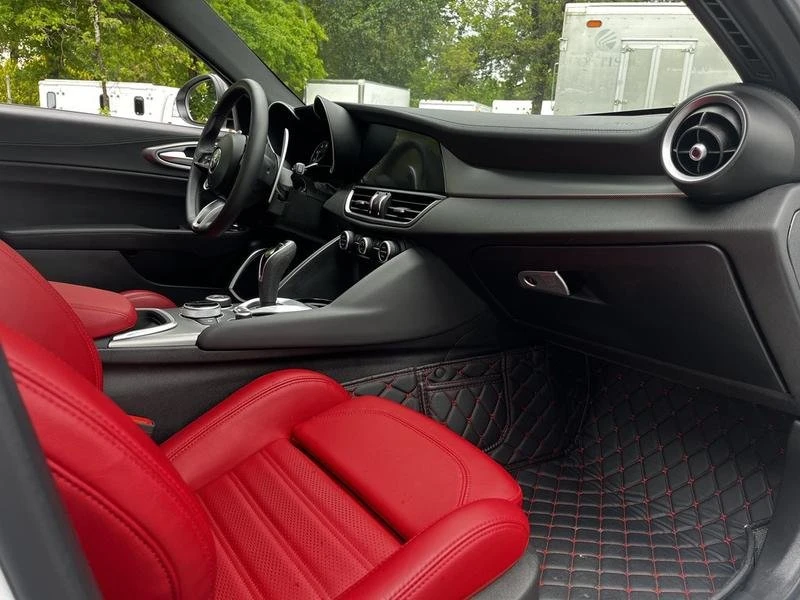 2023 Alfa Romeo Giulia - Image 8 of 20