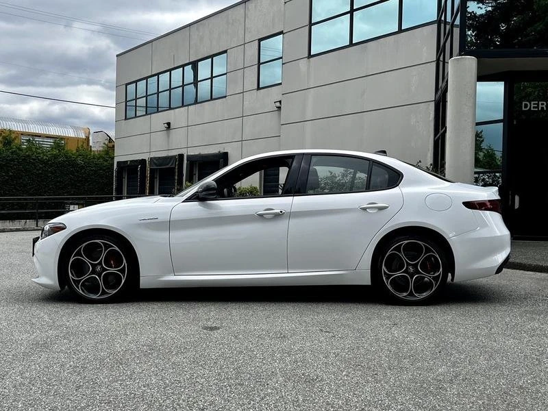 2023 Alfa Romeo Giulia - Image 4 of 20