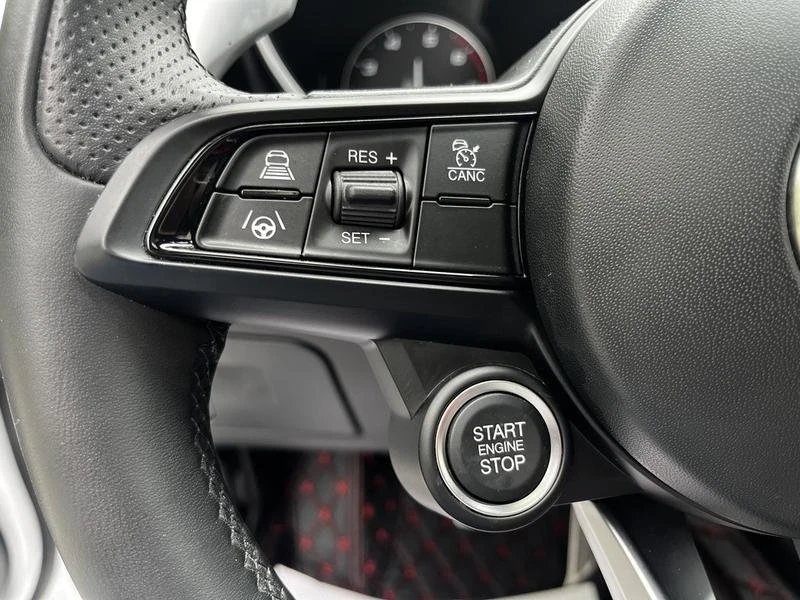 2023 Alfa Romeo Giulia - Image 14 of 20