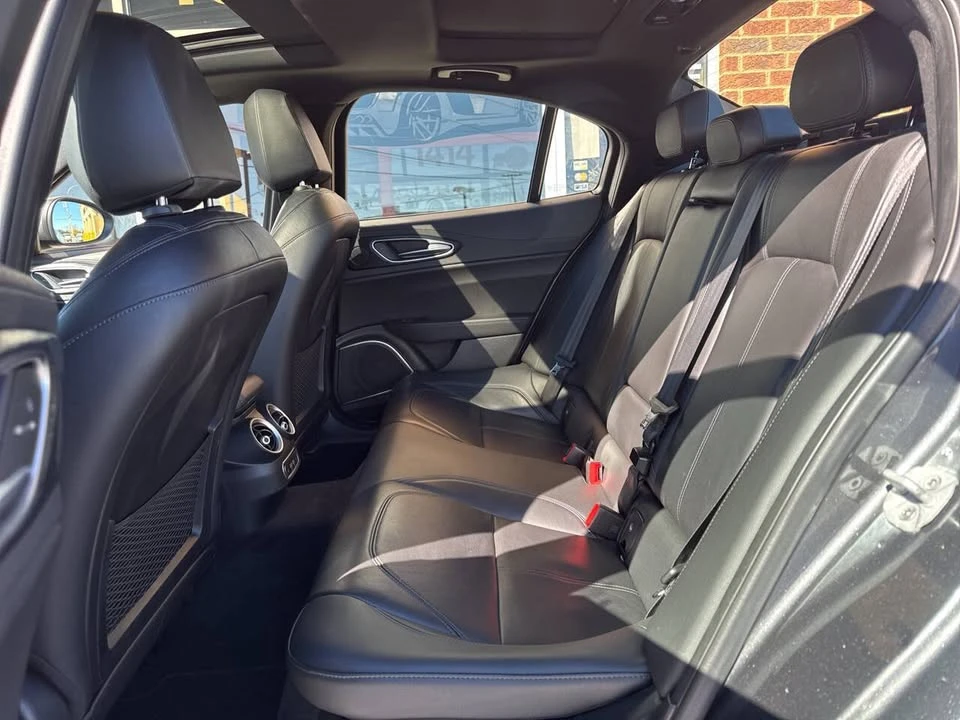 2023 Alfa Romeo Giulia - Image 11 of 19
