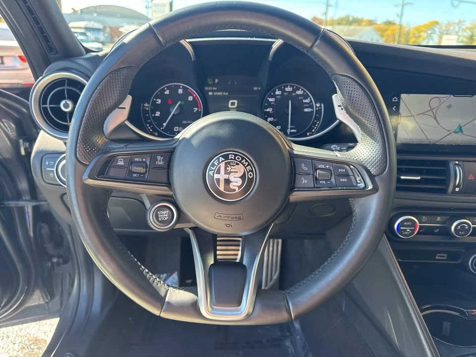 2023 Alfa Romeo Giulia - Image 16 of 19