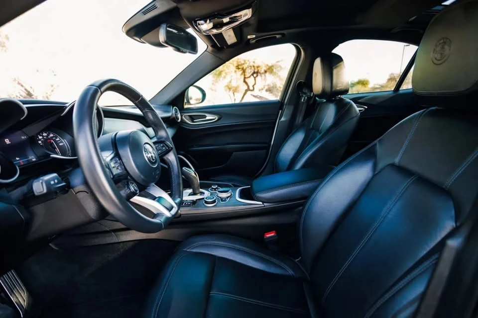 2023 Alfa Romeo Giulia - Image 11 of 20