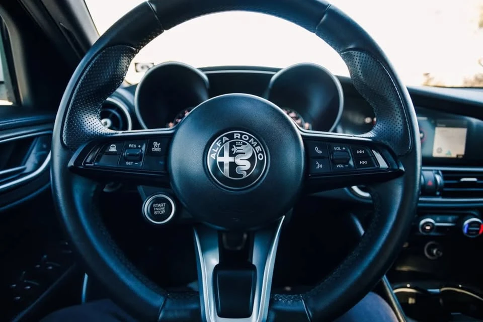 2023 Alfa Romeo Giulia - Image 14 of 20