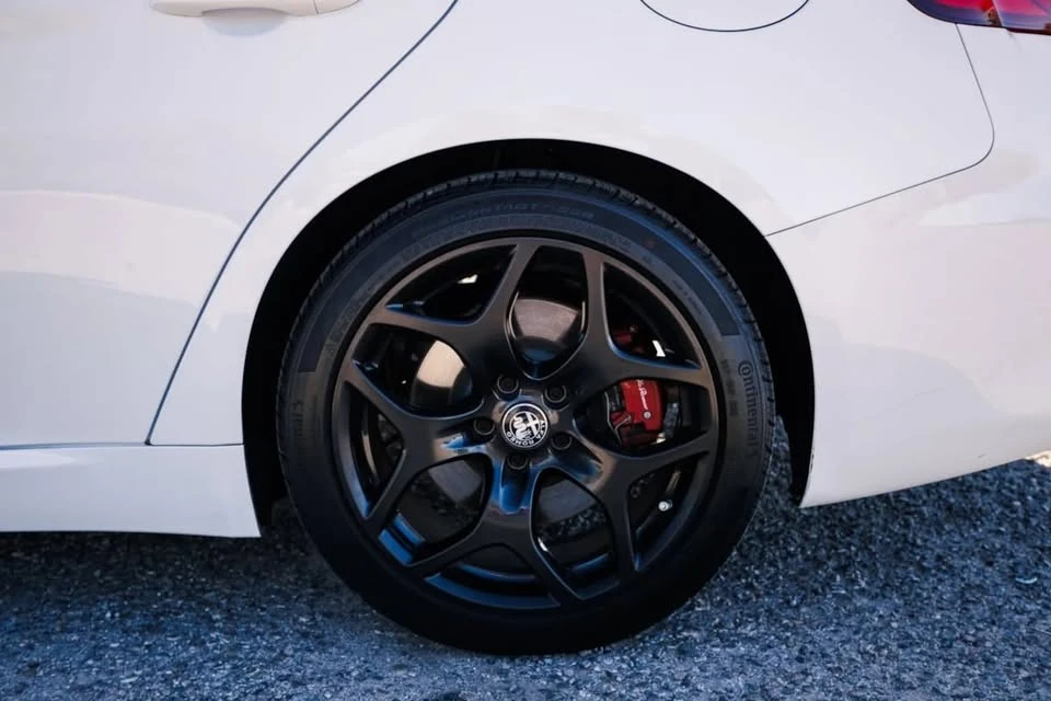 2023 Alfa Romeo Giulia - Image 10 of 20