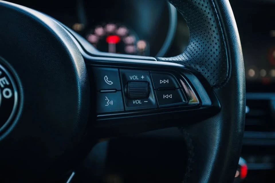2023 Alfa Romeo Giulia - Image 17 of 20