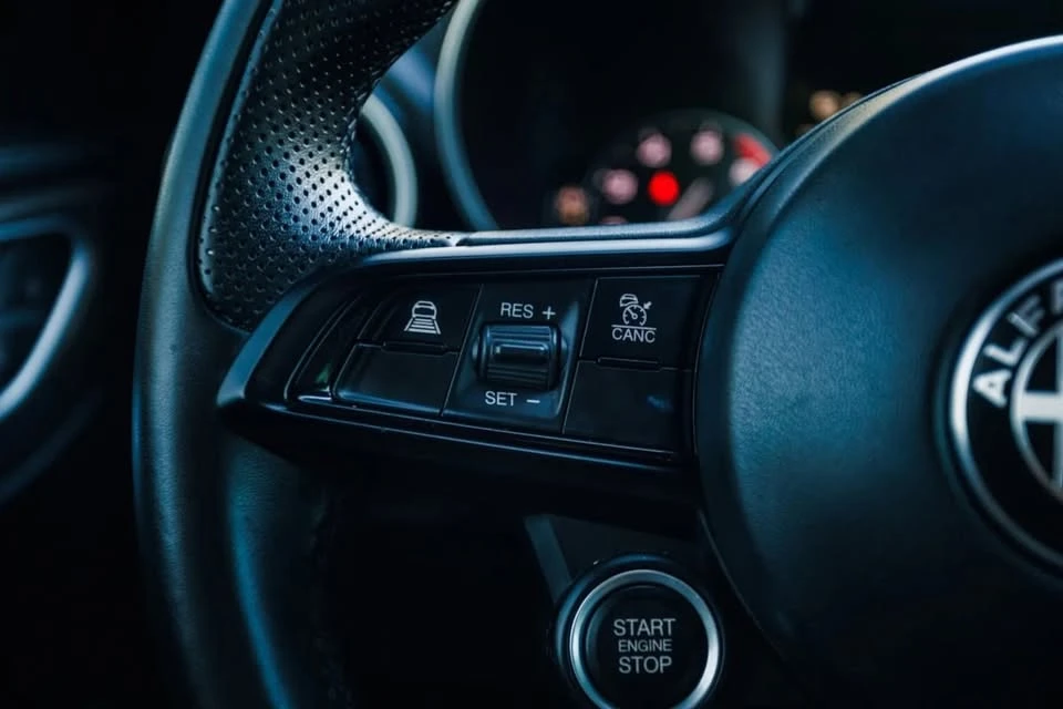 2023 Alfa Romeo Giulia - Image 15 of 20