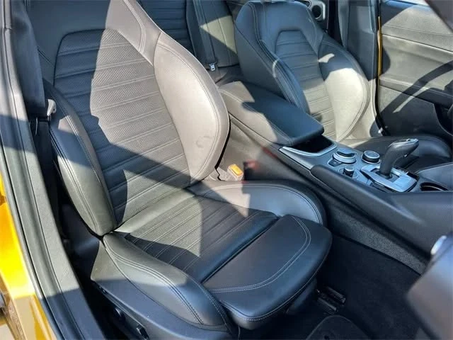2023 Alfa Romeo Giulia - Image 3 of 4