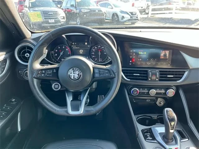 2023 Alfa Romeo Giulia - Image 4 of 4